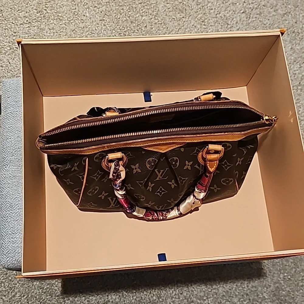 Authentic Louis Vuitton Tivoli PM Bag - Picture 10 of 16